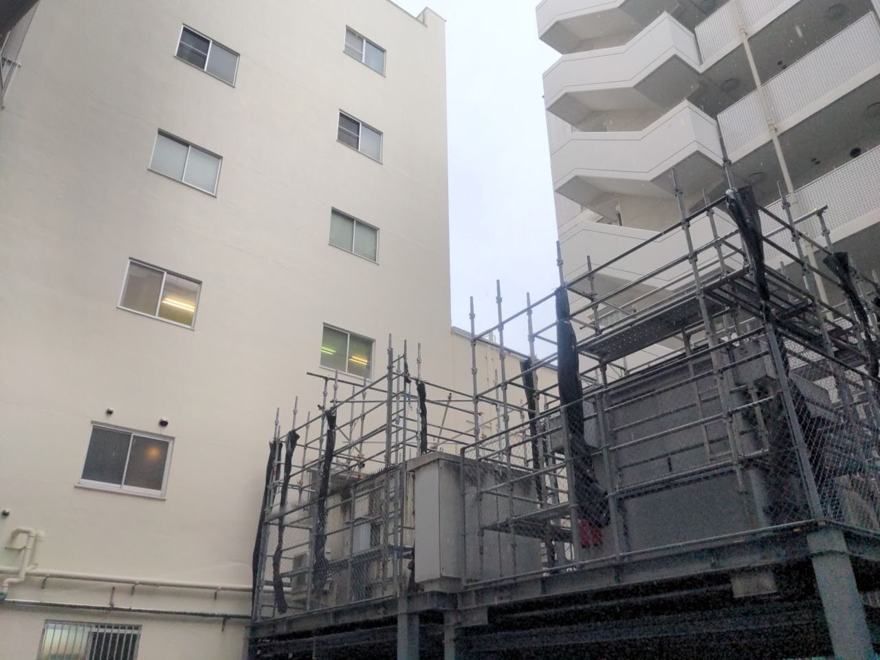 携帯基地局_断熱塗装（前）